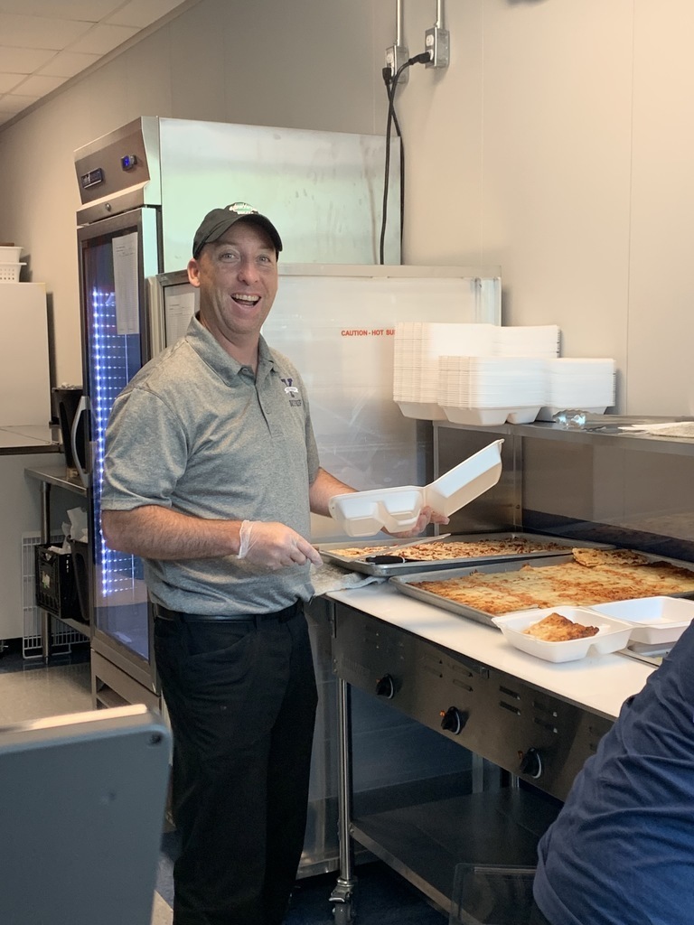 Myrup serving lunch